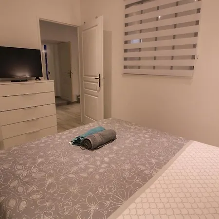 Apartment La Bd - T2 Spacieux A Theme En Hypercentre Angoulême