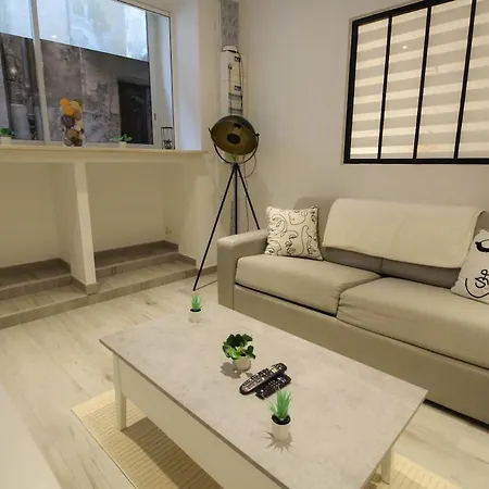 Apartment La Bd - T2 Spacieux A Theme En Hypercentre Angoulême